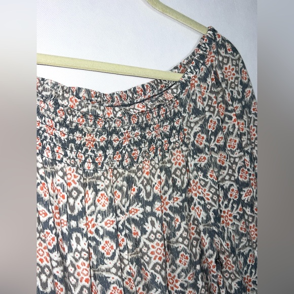 Beach Lunch Lounge gray & maroon paisley smocked peasant top - Picture 4 of 10